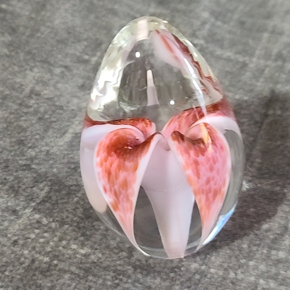 Vintage Glass Eye Studio Orchid paperweight - Picture 3 of 9